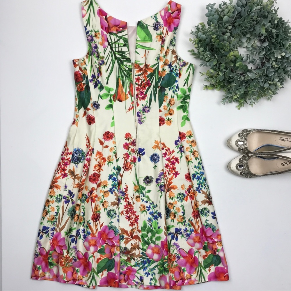 Gabby Skye | Floral Sleeveless Dress - Picture 4 of 5